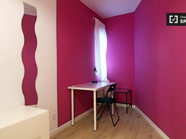 Habitación en apartamento de 7 dormitorios en Puerta del Ángel, Madrid