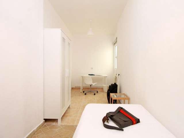 Habitación en apartamento de 8 dormitorios en Barri Gòtic, Barcelona