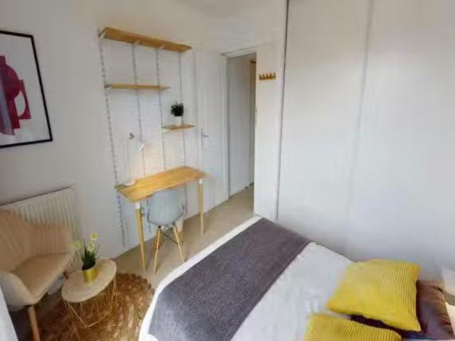 Habitación en Boulevard de Pesaro