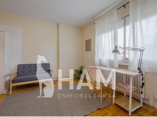Habitación en C/ Sopetran, 6