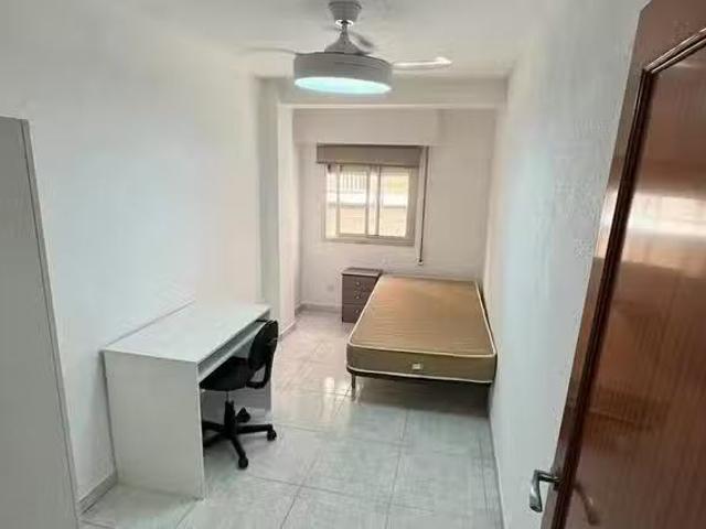 Habitación en Calle Maestra María Maroto, Vista Alegre