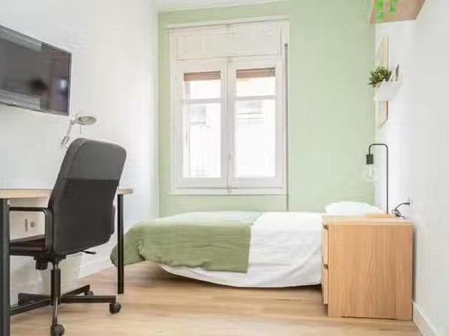 Habitación en Calle Mariano Barbasán, Universidad