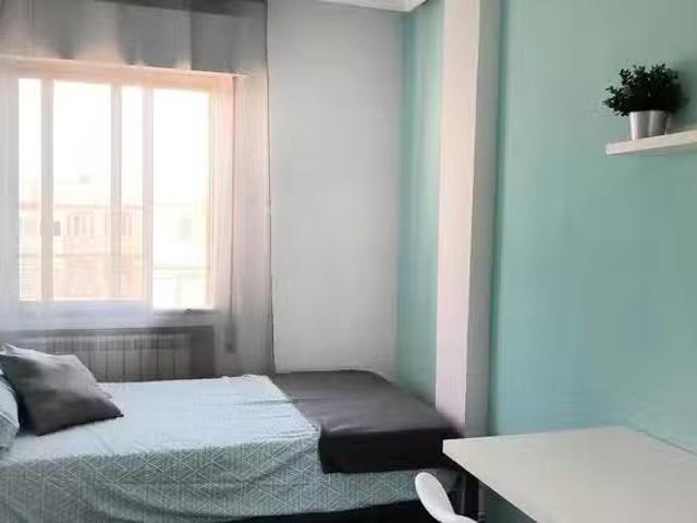 Habitación en Calle Andalucía