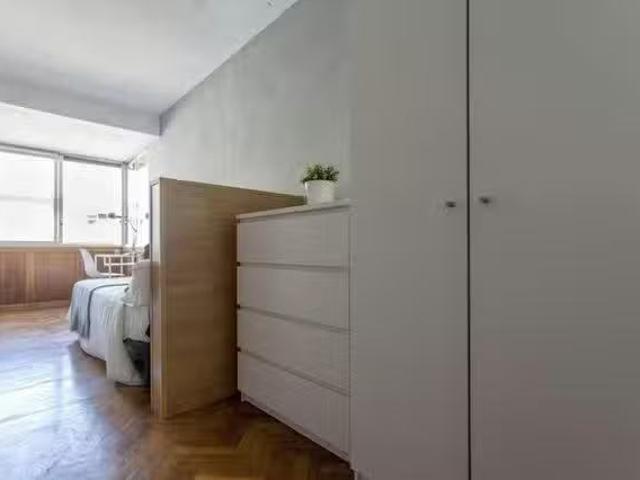 Habitación en Calle Antonio Suárez, Mestalla