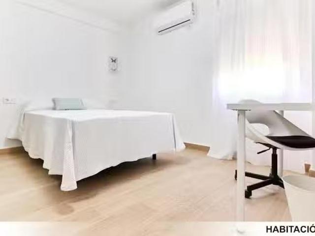 Habitación en Calle Aracena, Barrio León