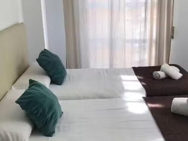 Habitación en Calle Biedmas, La Goleta