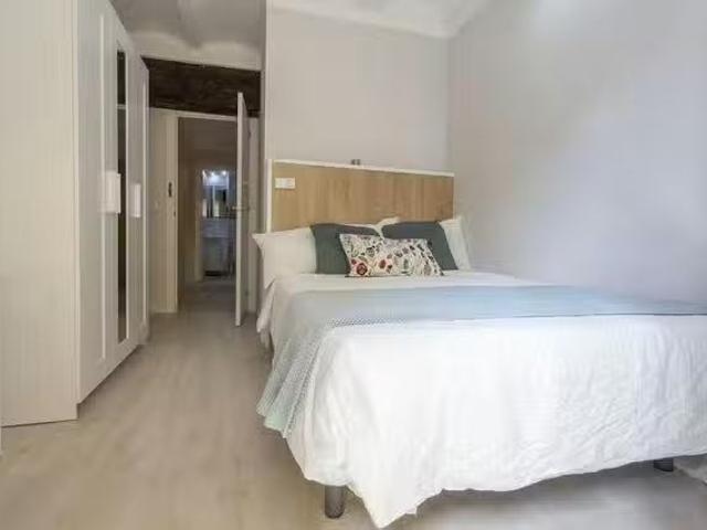 Habitación en Calle Calatrava, La Seu