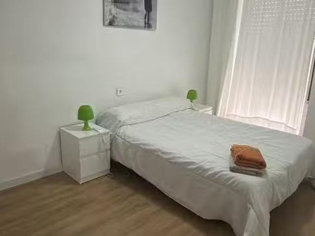 Habitación en Calle Ceuta, La Fama