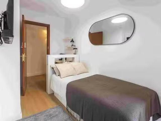 Habitación en Calle Churruca, Ensanche Diputación