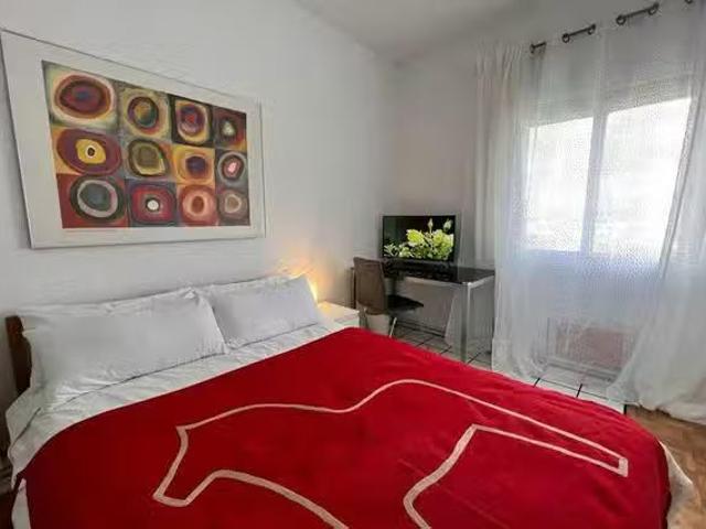 Habitación en Calle de Menasalbas, Los Ángeles