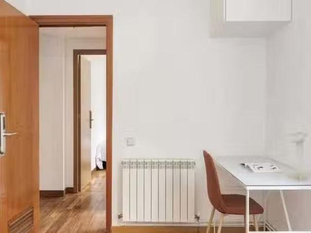 Habitación en Calle de Mesena