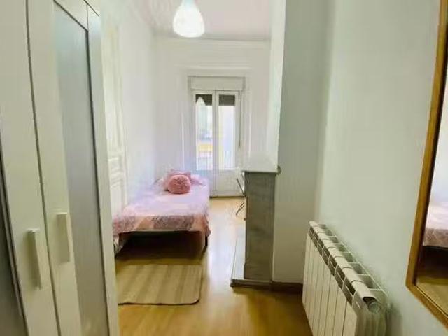 Habitación en Calle de Moratín