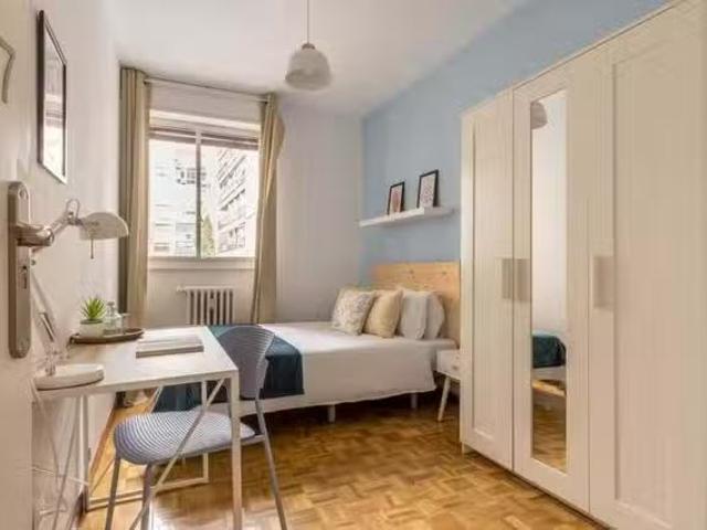 Habitación en Calle de Orense