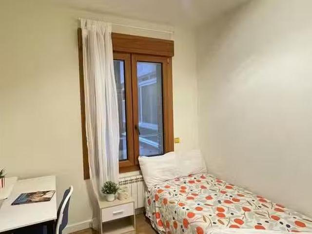 Habitación en Calle de Orense, Tetuán