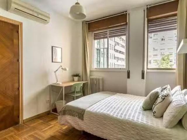 Habitación en Calle de Orense, Cuatro Caminos