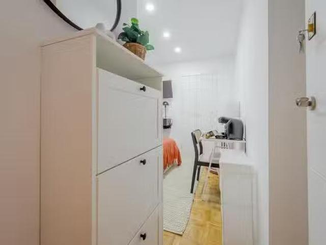 Habitación en Calle de Orense, Cuatro Caminos