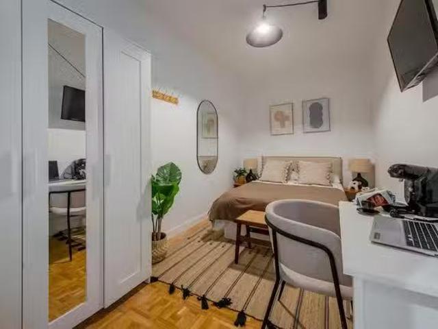 Habitación en Calle de Orense, Cuatro Caminos