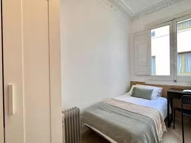 Habitación en Calle de Atocha, Cortes