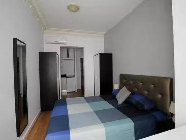 Habitación en Calle de Atocha, Cortes
