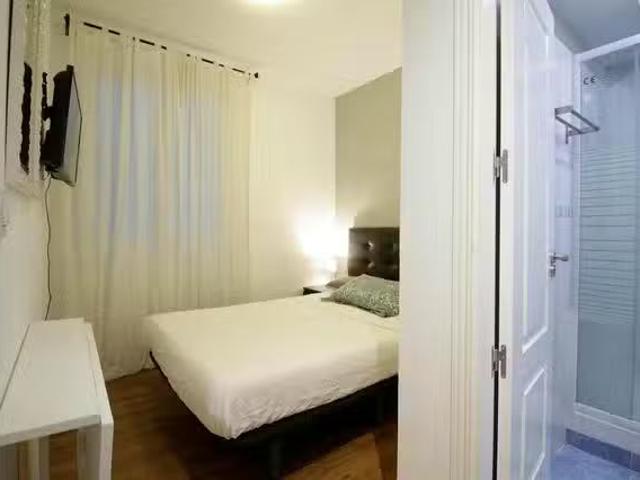 Habitación en Calle de Atocha, Cortes