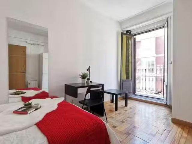 Habitación en Calle de Atocha, Cortes