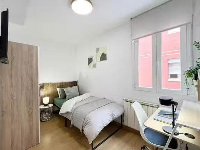 Habitación en Calle de Ayllón, Campamento