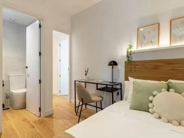 Habitación en Calle de Alejandro Sánchez, Opañel