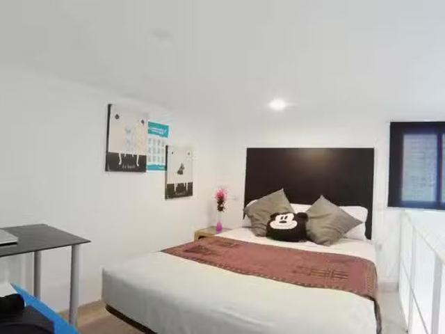 Habitación en Calle de Almendrales