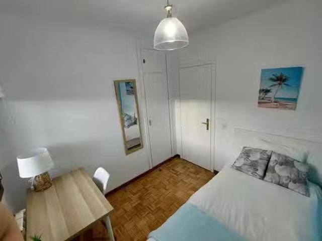 Habitación en Calle de Añastro, Hortaleza
