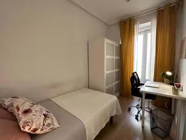 Habitación en Calle de Bailén