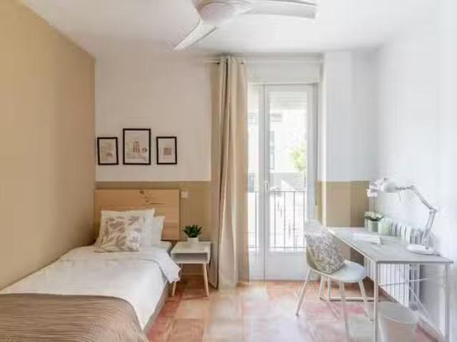 Habitación en Calle de Carnicer, Bellas Vistas