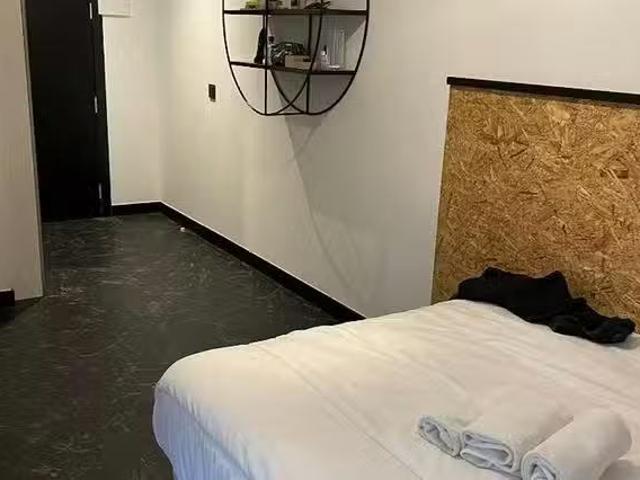 Habitación en Calle de Caracas, Almagro