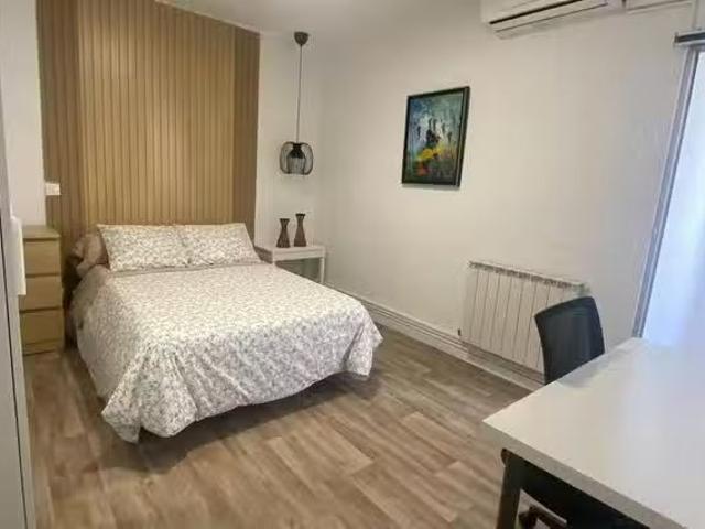 Habitación en Calle de Cayetano Pando, Lucero