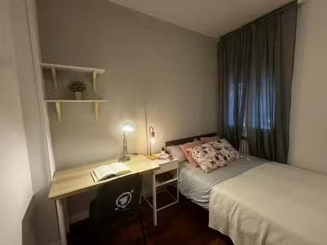 Habitación en Calle de Cea Bermúdez