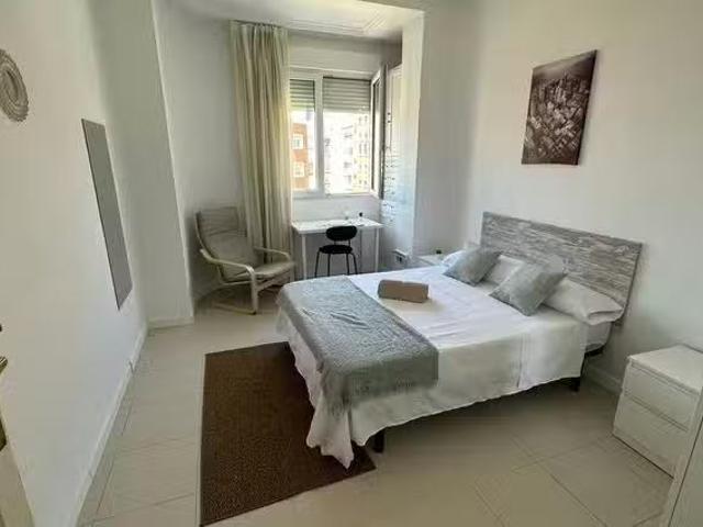 Habitación en Calle de Cea Bermúdez, Gaztambide