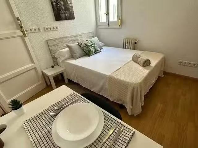Habitación en Calle de Cea Bermúdez, Gaztambide