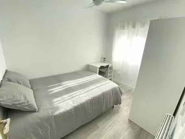 Habitación en Calle de Concepción de la Oliva, Butarque