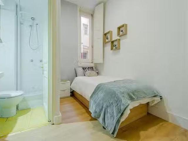 Habitación en Calle de Diego de León, Castellana