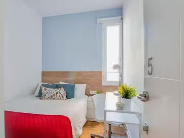 Habitación en Calle de Fernán González
