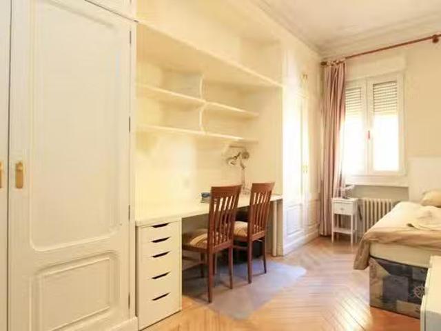 Habitación en Calle de Juan Álvarez Mendizábal, Argüelles