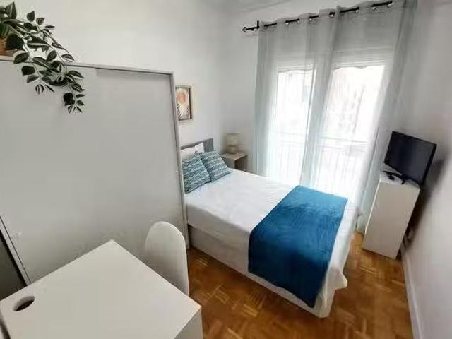 Habitación en Calle de Juan Bautista de Toledo, Chamartín