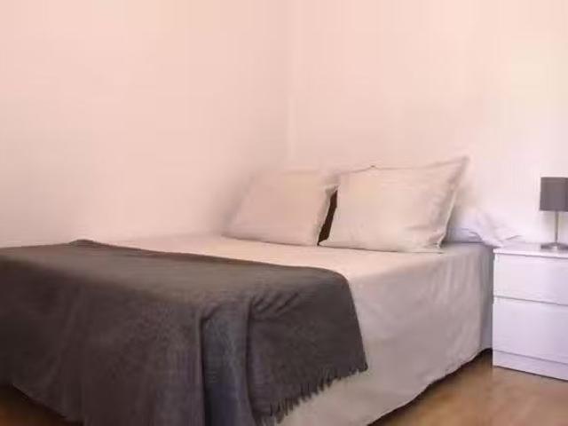 Habitación en Calle de José Ortega y Gasset
