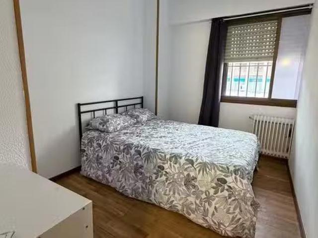 Habitación en Calle de la Infanta Mercedes
