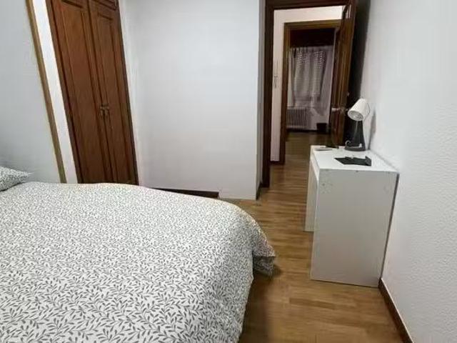 Habitación en Calle de la Infanta Mercedes