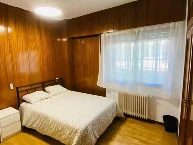 Habitación en Calle de la Infanta Mercedes, Tetuán