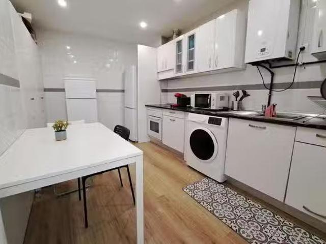 Habitación en Calle de la Luna, Centro