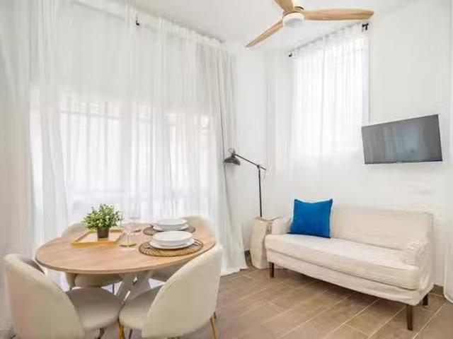 Habitación en Calle de la Verja, Zofío