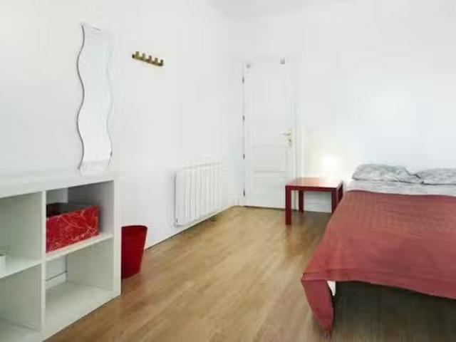 Habitación en Calle de Peña de Francia, Embajadores