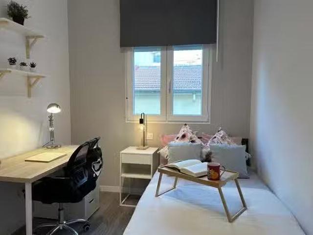 Habitación en Calle de Pradales