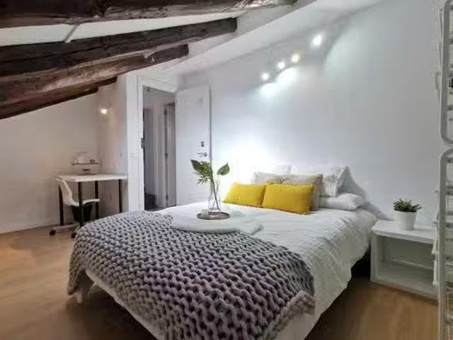 Habitación en Calle de Preciados, Sol